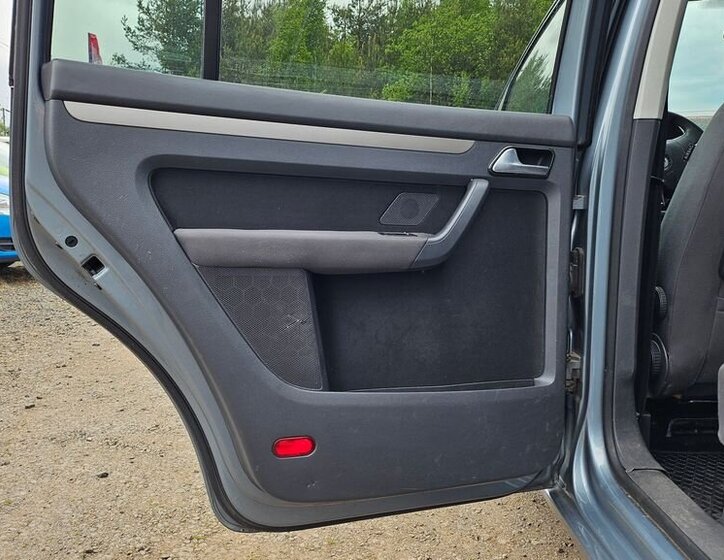 Volkswagen Touran 13