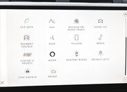 Land Rover Defender 16