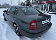 Škoda Superb Sedan 2,0 l 103 kw