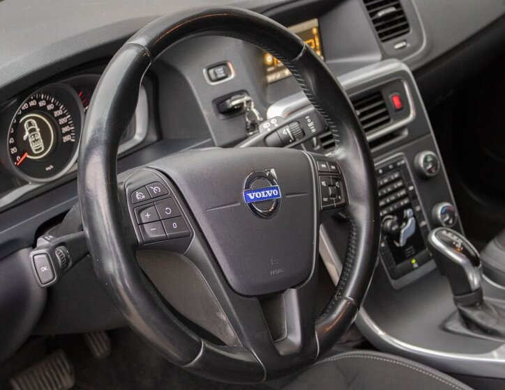Volvo V60 13