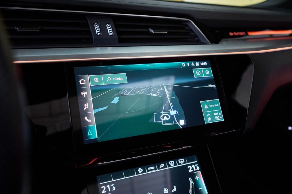 Audi e-tron SUV / Terénní 0,0 300 kw