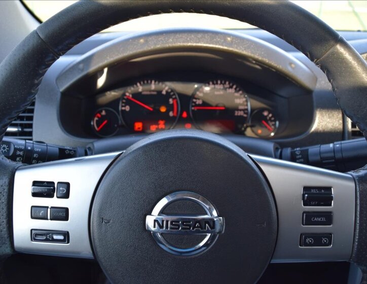 Nissan Navara Pick-up 3,0 l 170 kw