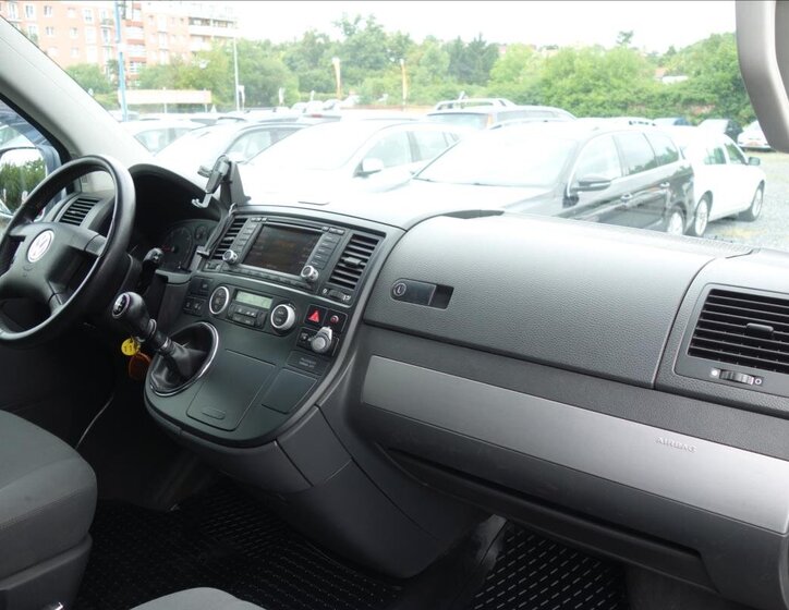 Volkswagen Multivan Kombi 2,5 l 128 kw