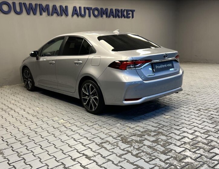 Toyota Corolla Sedan / Limuzína 1,8 l 72 kw