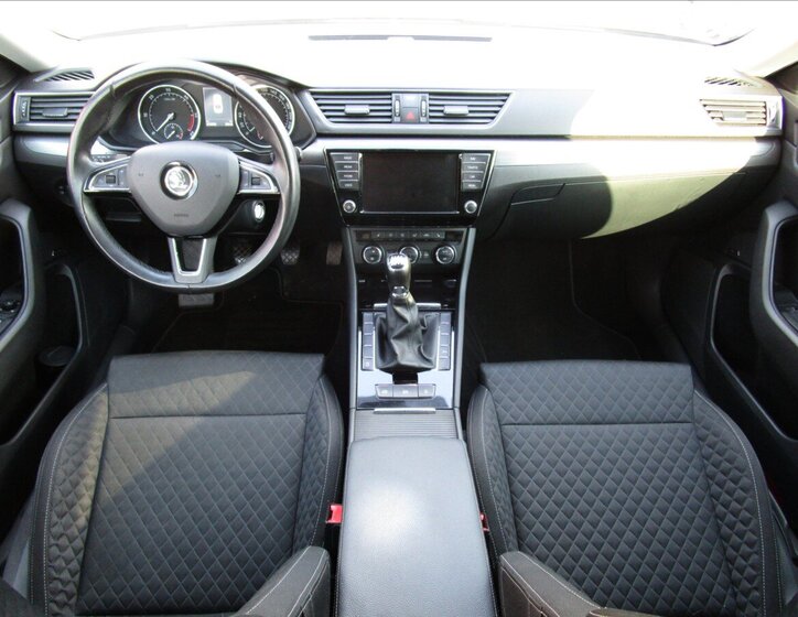 Škoda Superb Sedan / Limuzína 2,0 l 110 kw