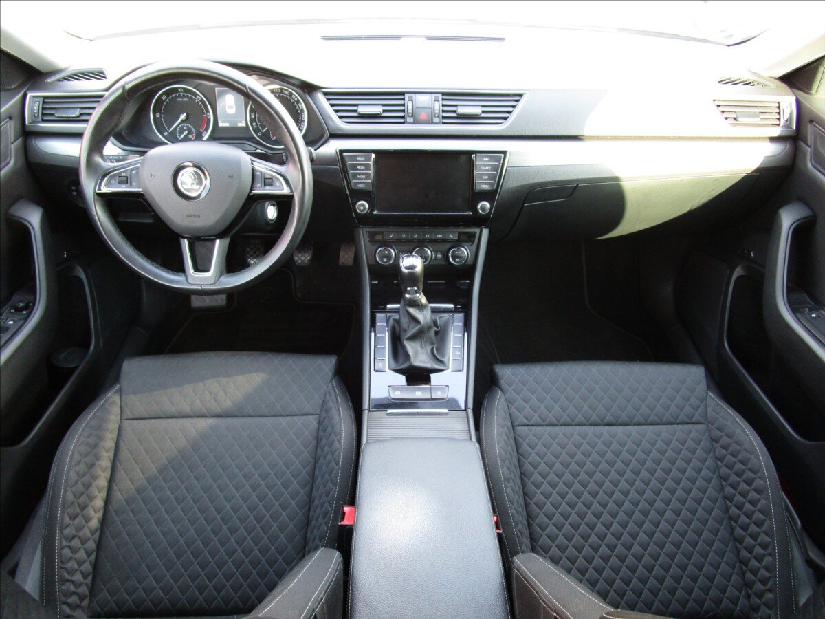 Škoda Superb Sedan / Limuzína 2,0 l 110 kw