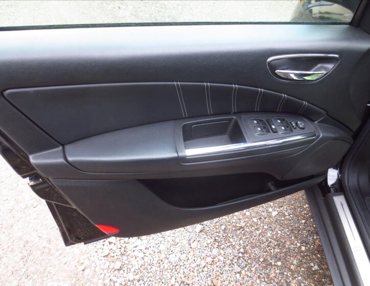 Lancia Delta Hatchback 1,4 l 88 kw