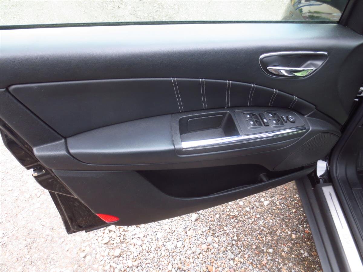 Lancia Delta Hatchback 1,4 l 88 kw