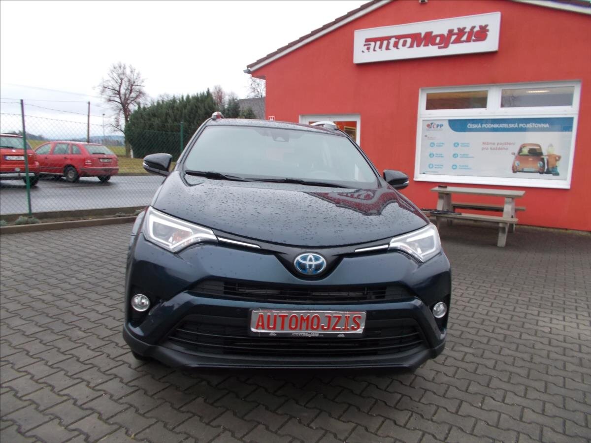 Toyota RAV4 SUV 2,5 l 114 kw