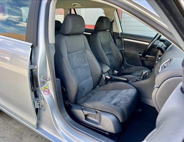 Volkswagen Golf Kombi 1,6 l 77 kw