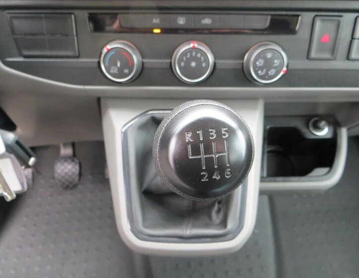 Volkswagen Transporter Kombi 2,0 l 110 kw