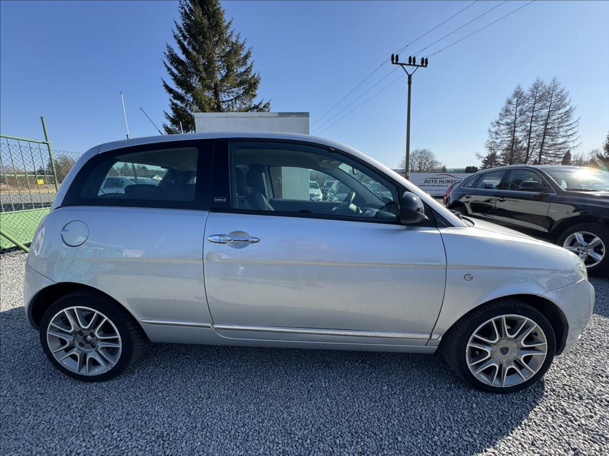 Lancia Y Hatchback 1,2 l 55 kw