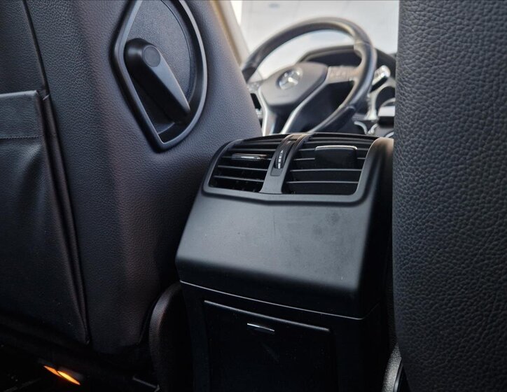 Mercedes-Benz Třídy E Sedan / Limuzína 3,0 l 195 kw