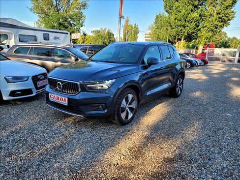 Volvo XC40 SUV / Terénní 1,5 l 192 kw