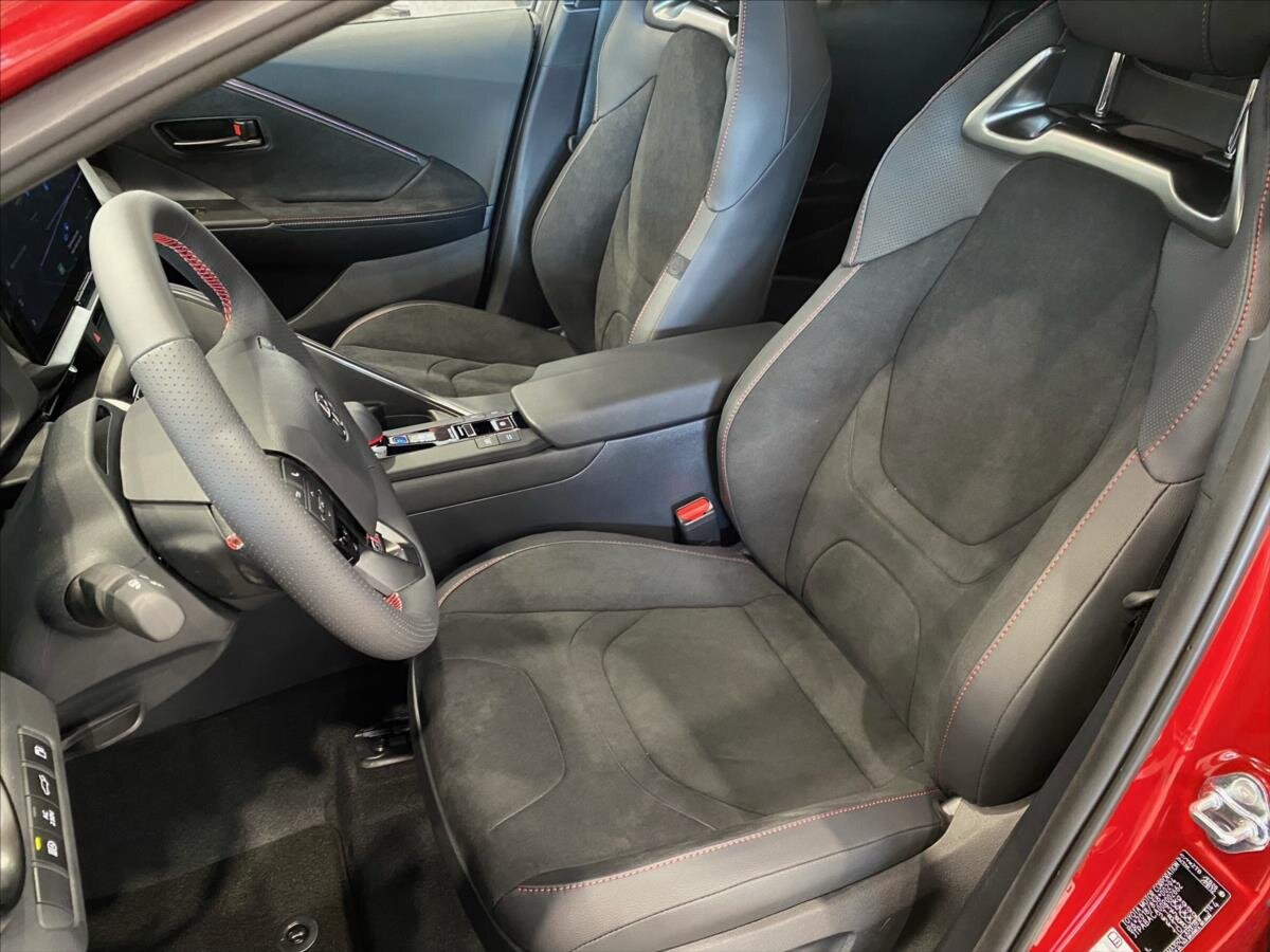 Toyota C-HR SUV 2,0 l 165 kw