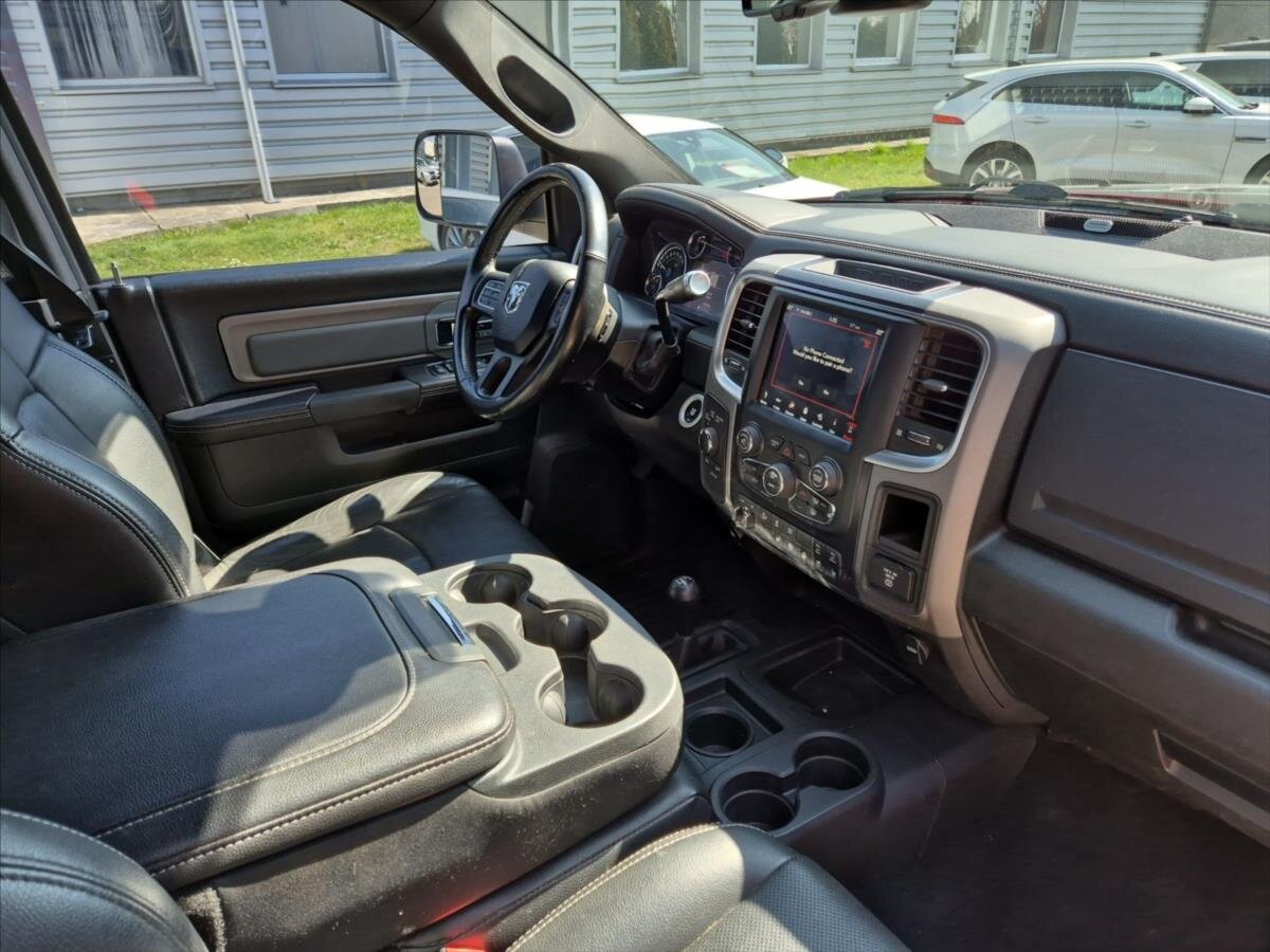 Dodge RAM Pick-up 6,4 l 306 kw