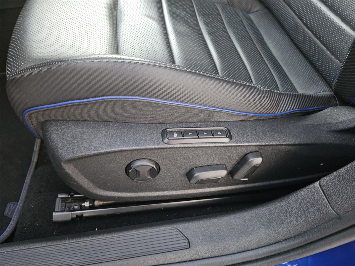 Volkswagen Golf Kombi 2,0 l 235 kw