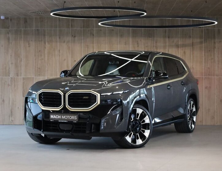 BMW XM SUV / Terénní 4,4 l 480 kw