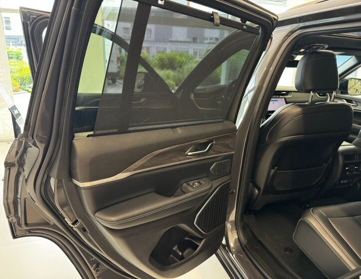 Jeep Grand Cherokee 18