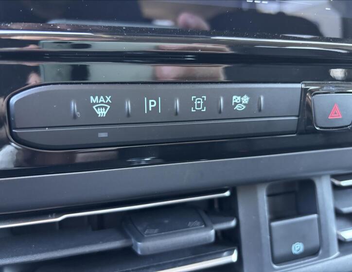 Ford Tourneo Custom 32