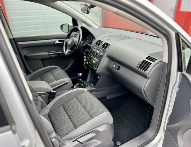 Volkswagen Touran 19