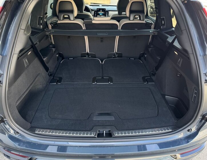 Volvo XC90 SUV / Terénní 2,0 l 184 kw