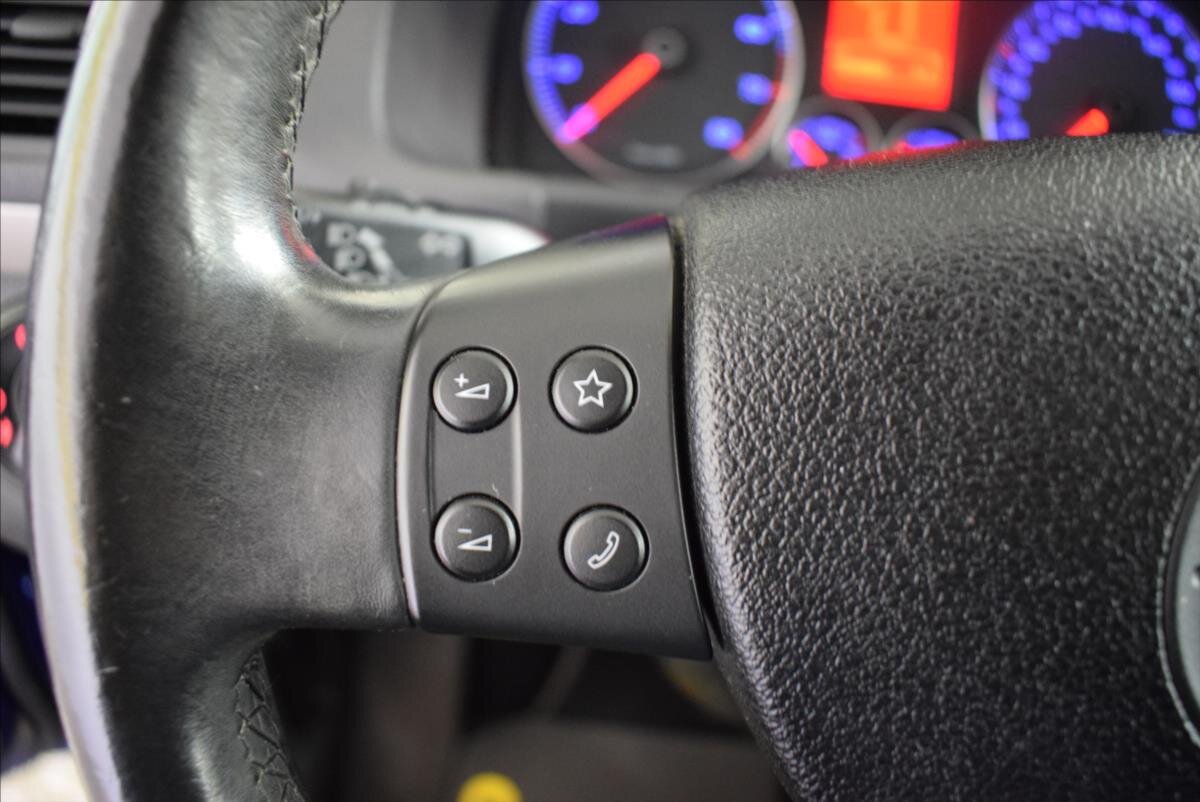 Volkswagen Touran MPV 1,4 l 103 kw