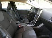 Volvo V40 13