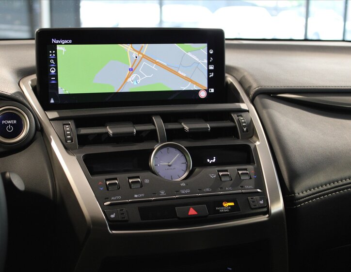 Lexus NX 300h SUV 2,5 l 145 kw