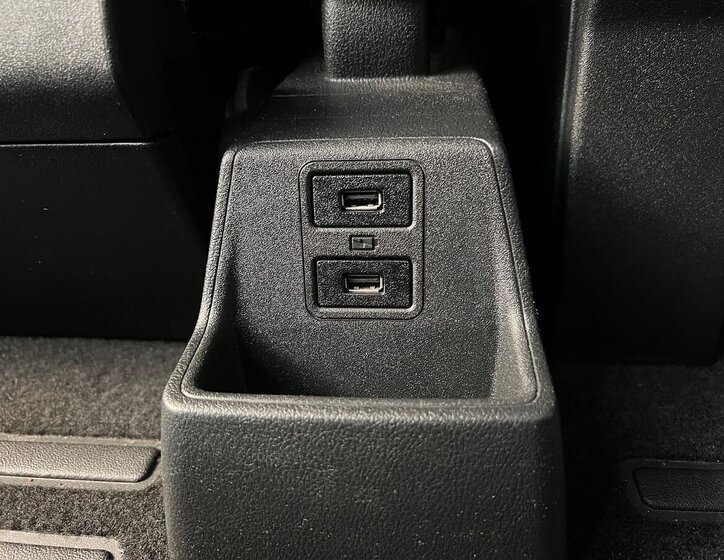 Ford Tourneo Custom 19