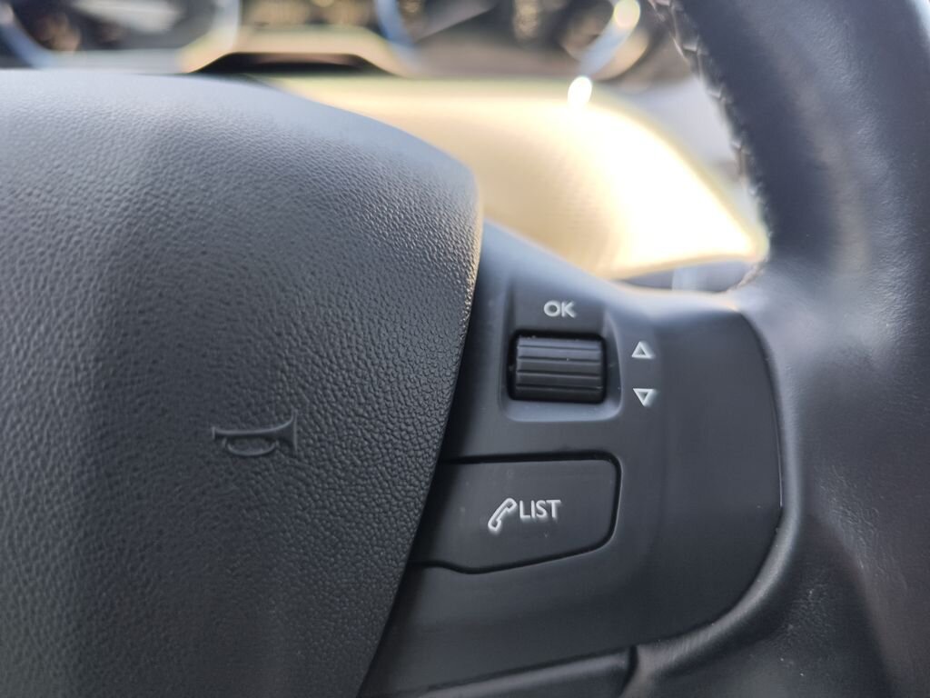 Peugeot 2008 SUV / Terénní 1,2 l 81 kw