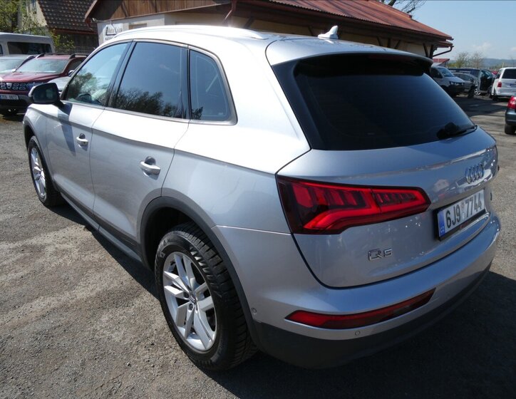 Audi Q5 SUV / Terénní 2,0 l 120 kw