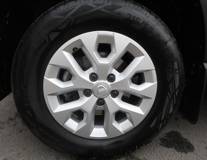 Dacia Duster SUV / Terénní 1,3 l 96 kw