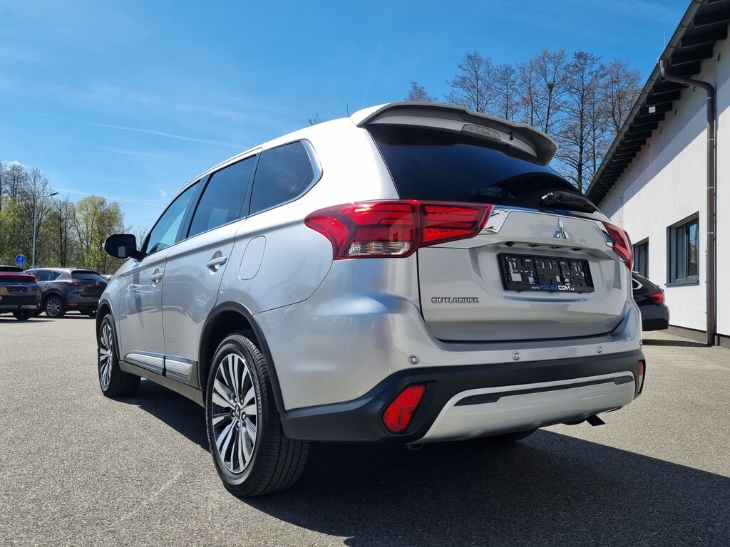Mitsubishi Outlander SUV / Terénní 2,0 l 110 kw