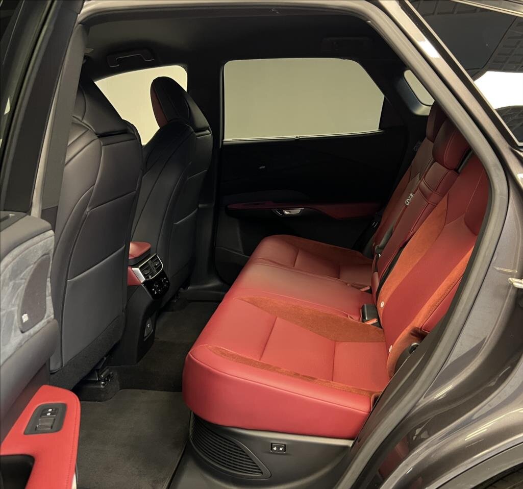 Lexus RX 500h SUV / Terénní 2,4 l 273 kw