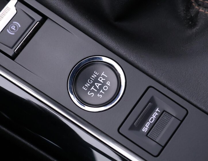 Peugeot 5008 SUV 1,2 l 96 kw