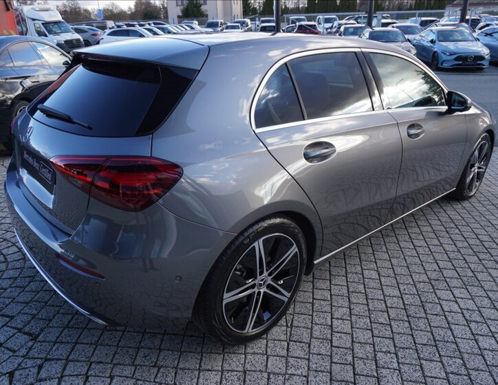 Mercedes-Benz Třídy A Hatchback 1,3 l 100 kw