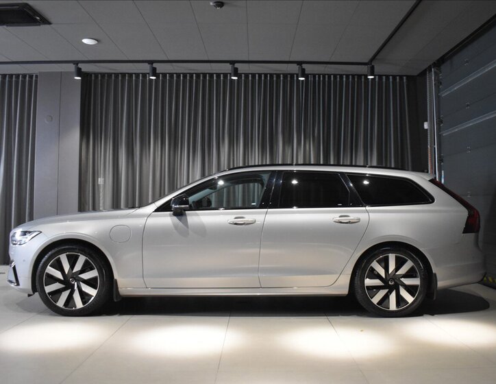 Volvo V90 Kombi 2,0 l 186 kw