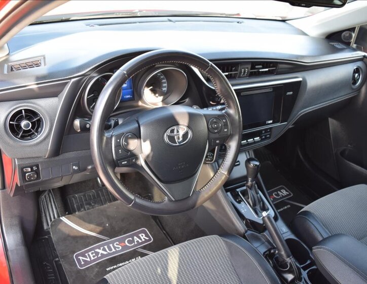 Toyota Auris Kombi 1,2 l 85 kw