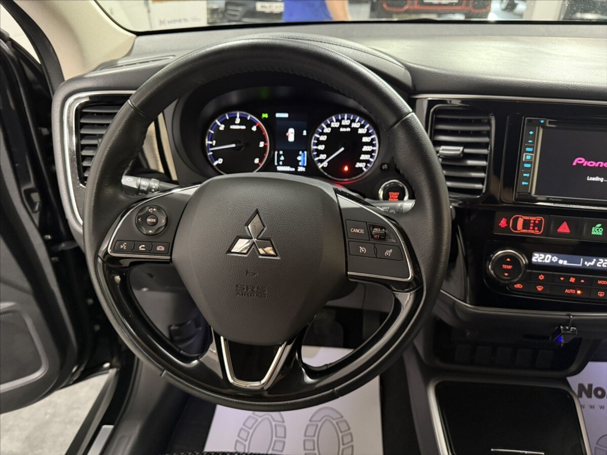 Mitsubishi Outlander SUV / Terénní 2,3 l 110 kw