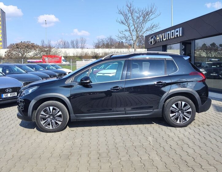 Peugeot 2008 SUV / Terénní 1,2 l 81 kw