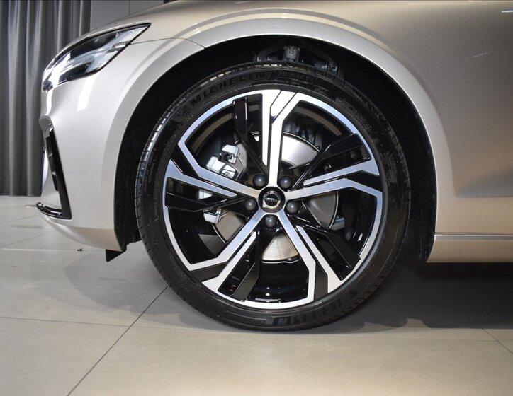 Volvo V60 Kombi 2,0 l 145 kw