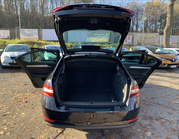 Škoda Superb Sedan / Limuzína 1,5 l 110 kw