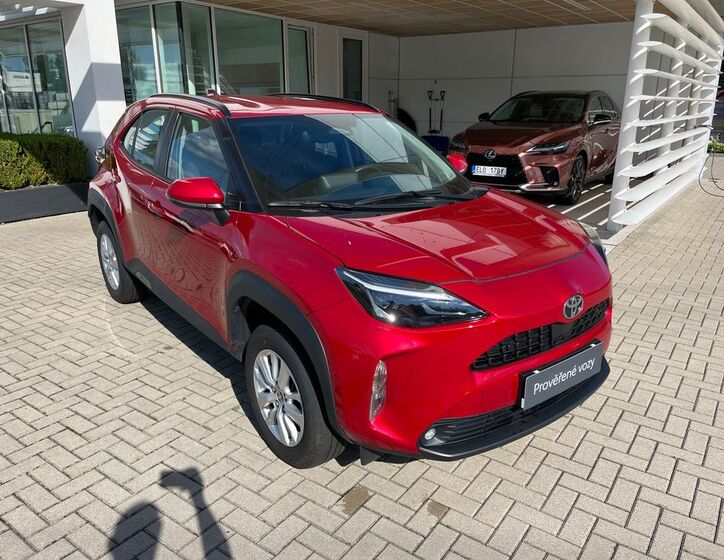 Toyota Yaris Cross 8