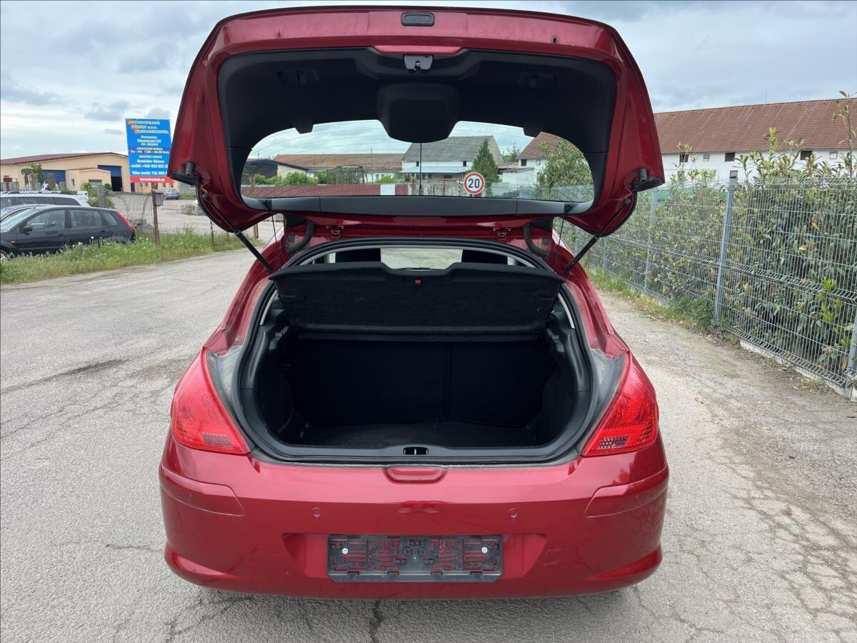 Peugeot 308 Hatchback 1,4 l 72 kw