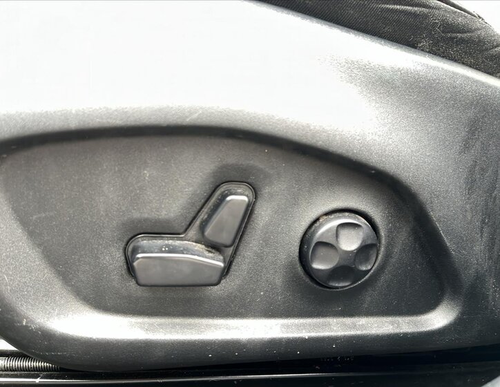 Jeep Compass SUV 1,4 l 125 kw