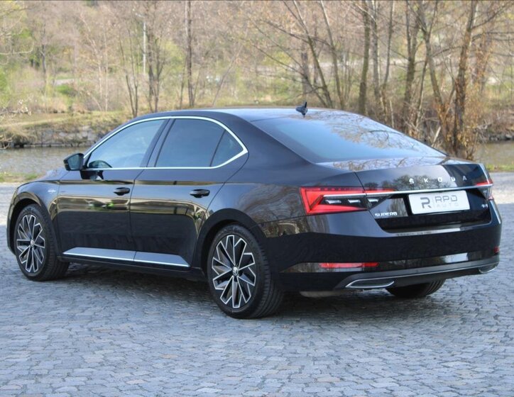 Škoda Superb Sedan / Limuzína 2,0 l 147 kw