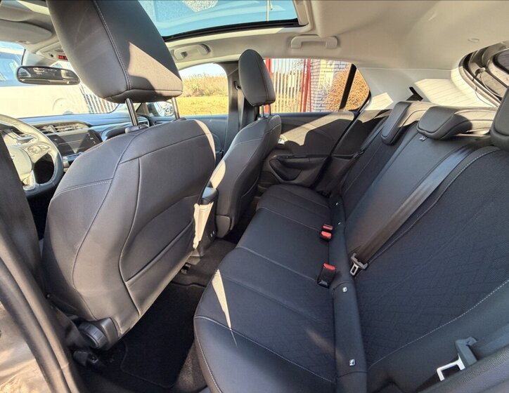 Opel Corsa Hatchback 1,2 l 74 kw