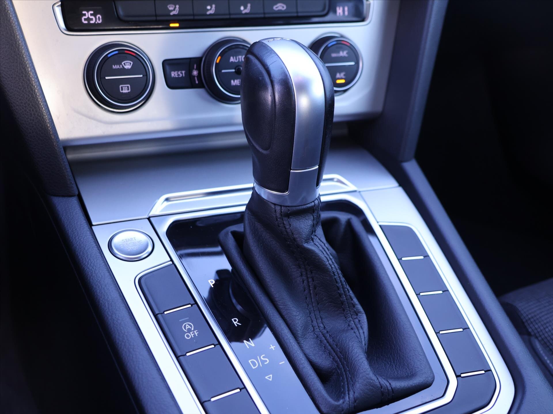 Volkswagen Passat Sedan / Limuzína 1,4 l 110 kw