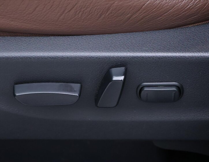 Mercedes-Benz Třídy X Pick-up 2,3 l 140 kw